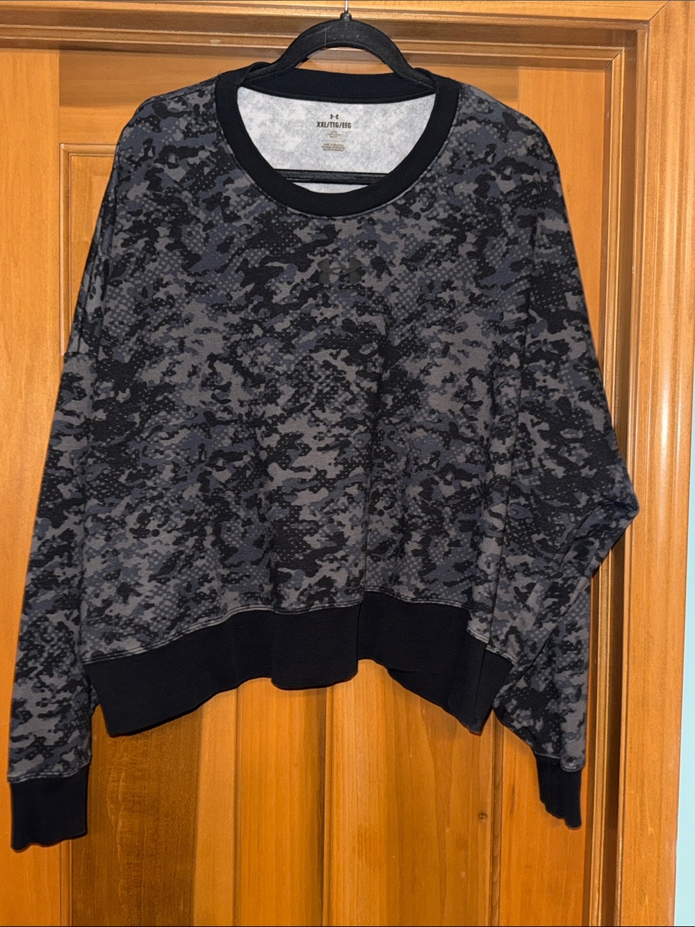 Under Armour Black & Gray Camo Crewneck Pullover